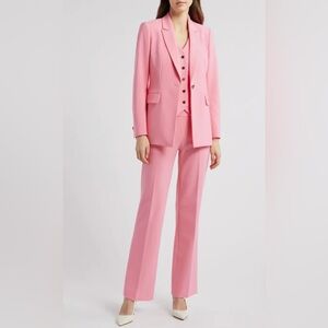 One-Button Stretch Knit Blazer
Anne Klein